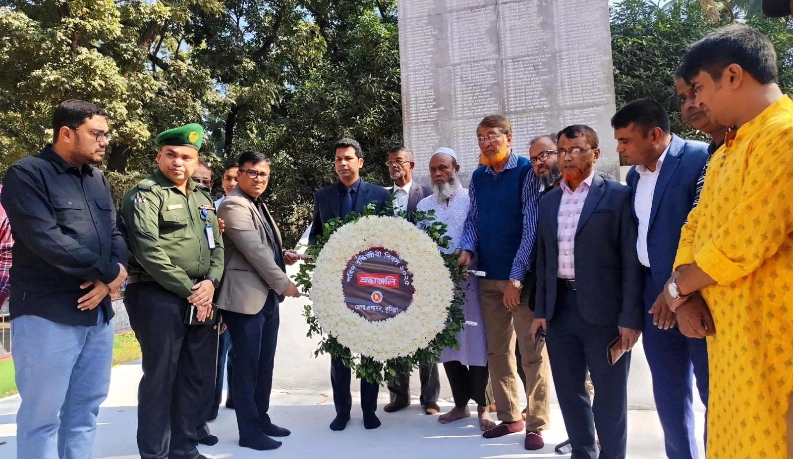 কুমিল্লায় যথাযোগ্য মর্যাদা শহীদ বুদ্ধিজীবী দিবস পালিত